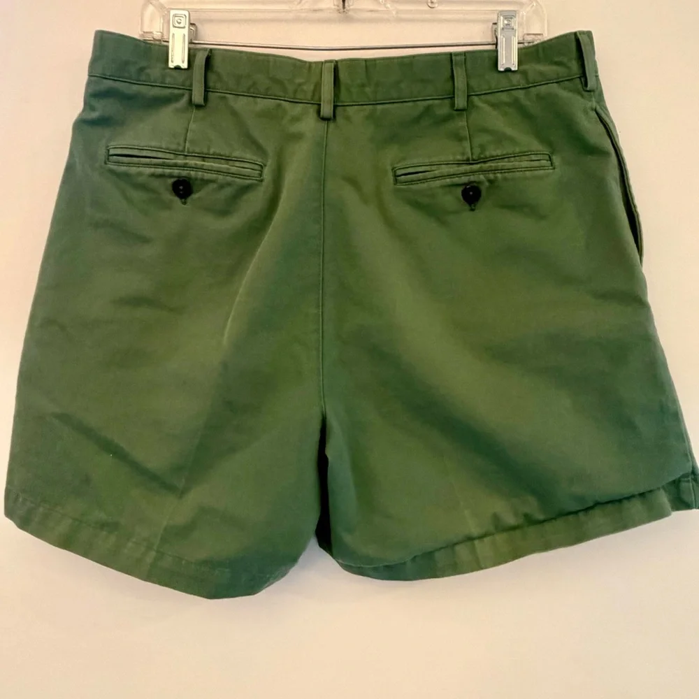 Lands' End 35” waist Green Cotton Shorts chinos khakis pleated front colored